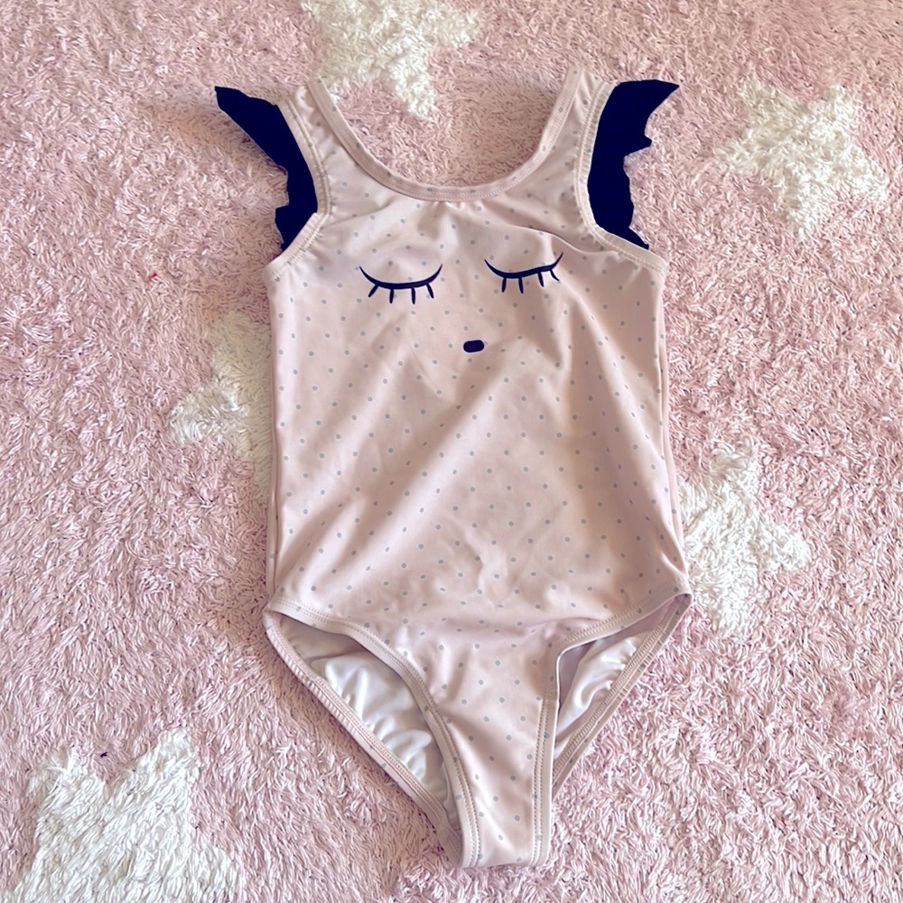 Livly girls pastel pink with light grey polka dots and black details size 3 T